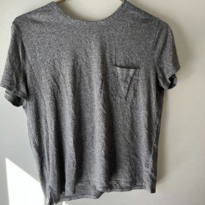 Old Navy grey t-shirt